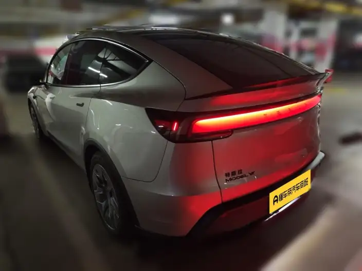 Model Y L 2026 Model Standard Edition – фото 4