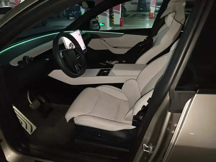 Model Y L 2026 Model Standard Edition – фото 10