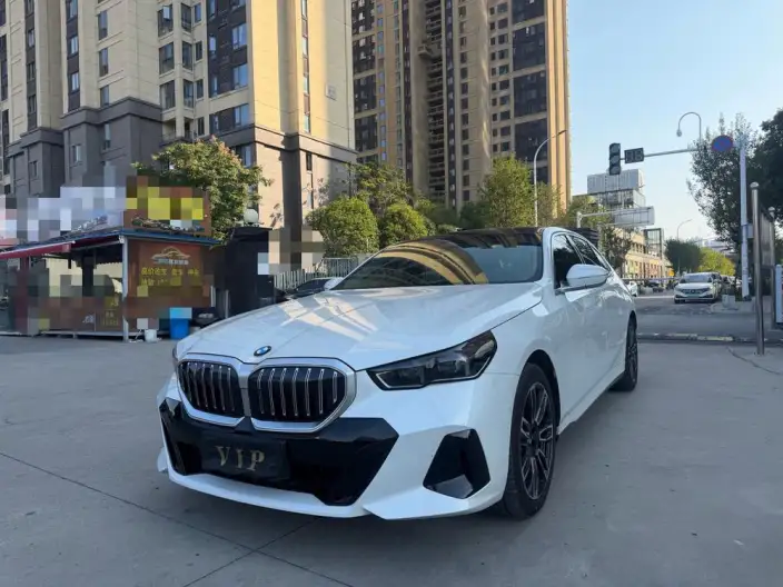 BMW 5 Series 2025 Model Facelift 525Li Luxury Set