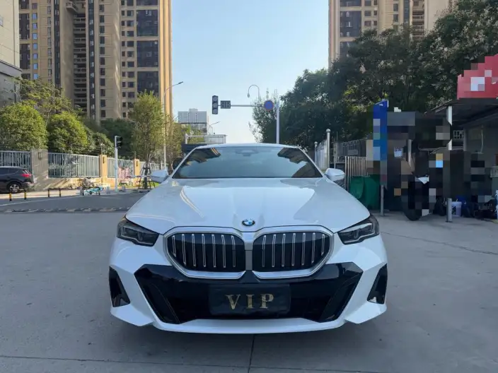 BMW 5 Series 2025 Model Facelift 525Li Luxury Set