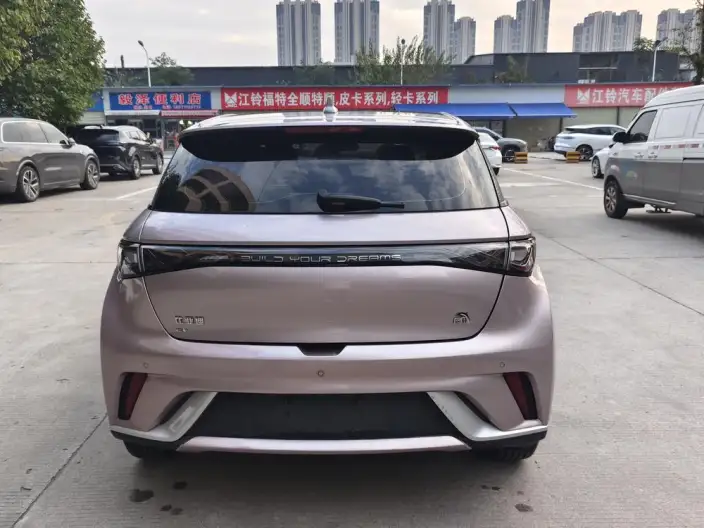BYD Dolphin 2023 Model Fashion Edition – фото 5