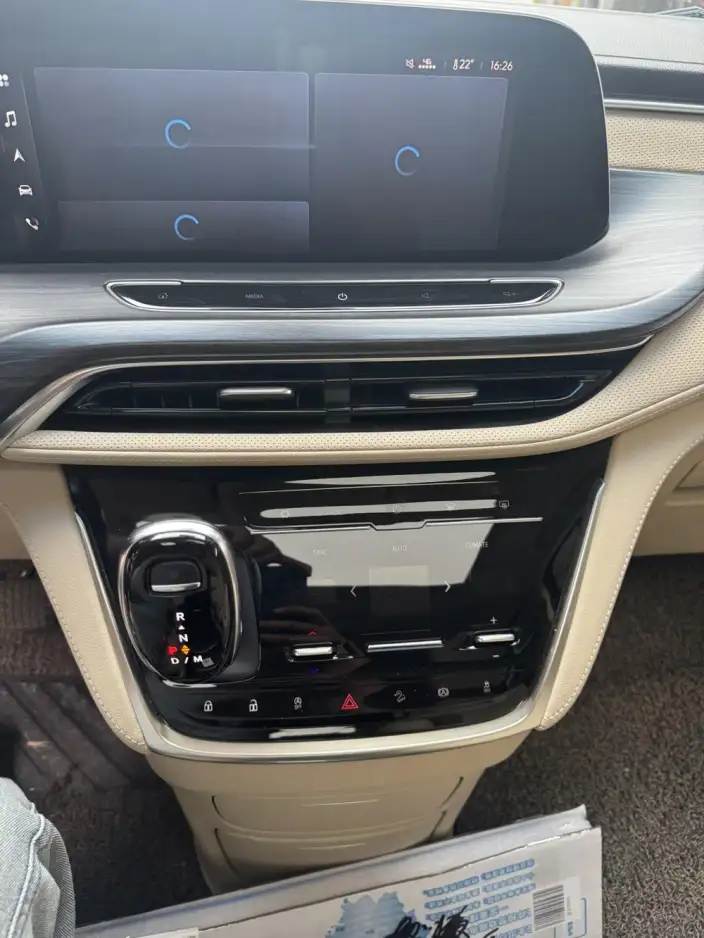 Buick GL8 2023 Model ES Luzun 2.0T Exclusive Model – фото 10