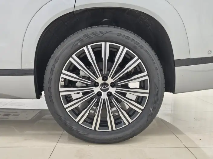 Chery Tiggo 9 2027 Model 2.0T AT 4WD Falcon500 Edition – фото 9