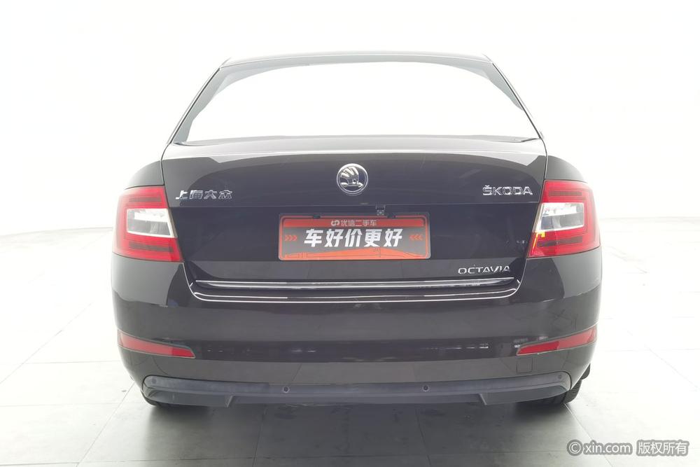 Skoda Octavia 2015 модификация 1.6L автоматическое Yi элегантный Edition