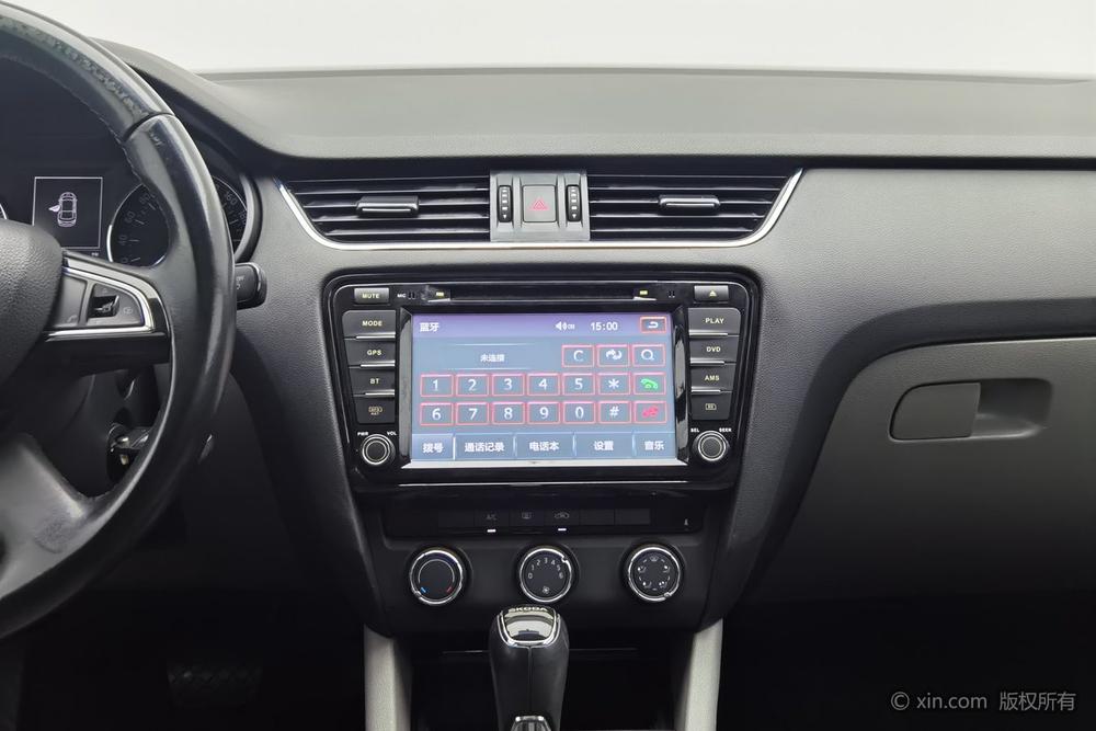 Skoda Octavia 2015 модификация 1.6L автоматическое Yi элегантный Edition – фото 11