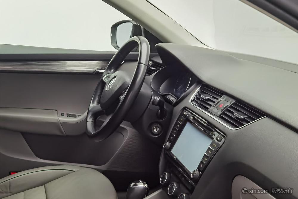 Skoda Octavia 2015 модификация 1.6L автоматическое Yi элегантный Edition – фото 16