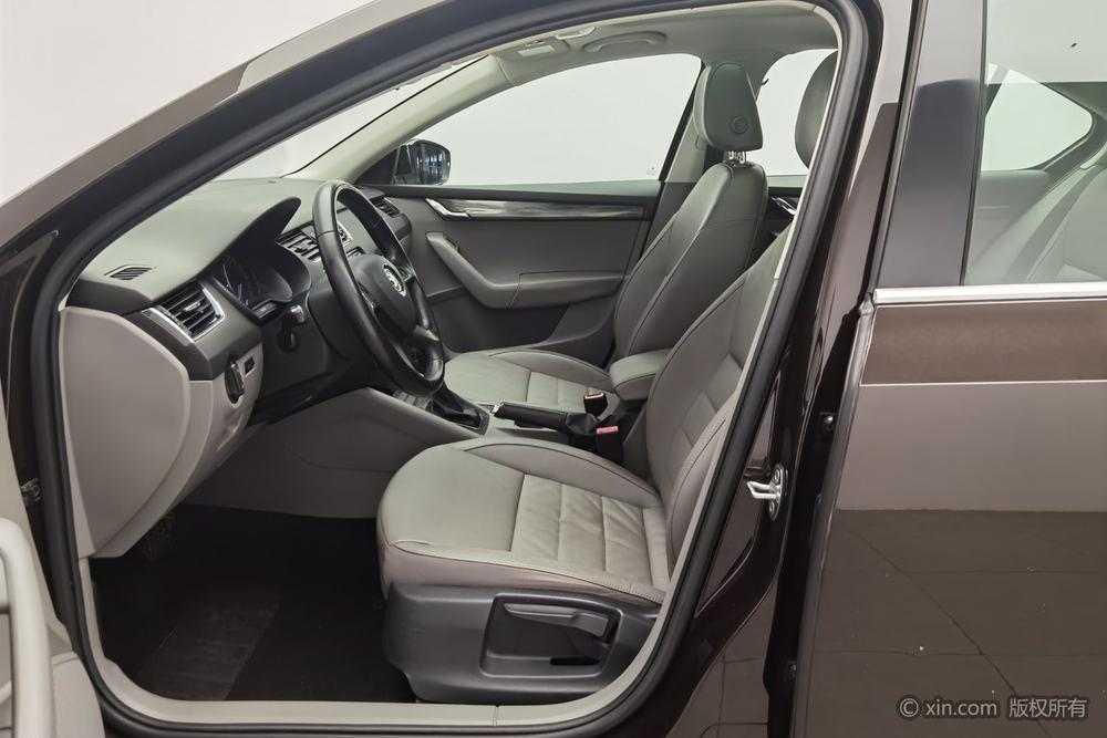 Skoda Octavia 2015 модификация 1.6L автоматическое Yi элегантный Edition – фото 17