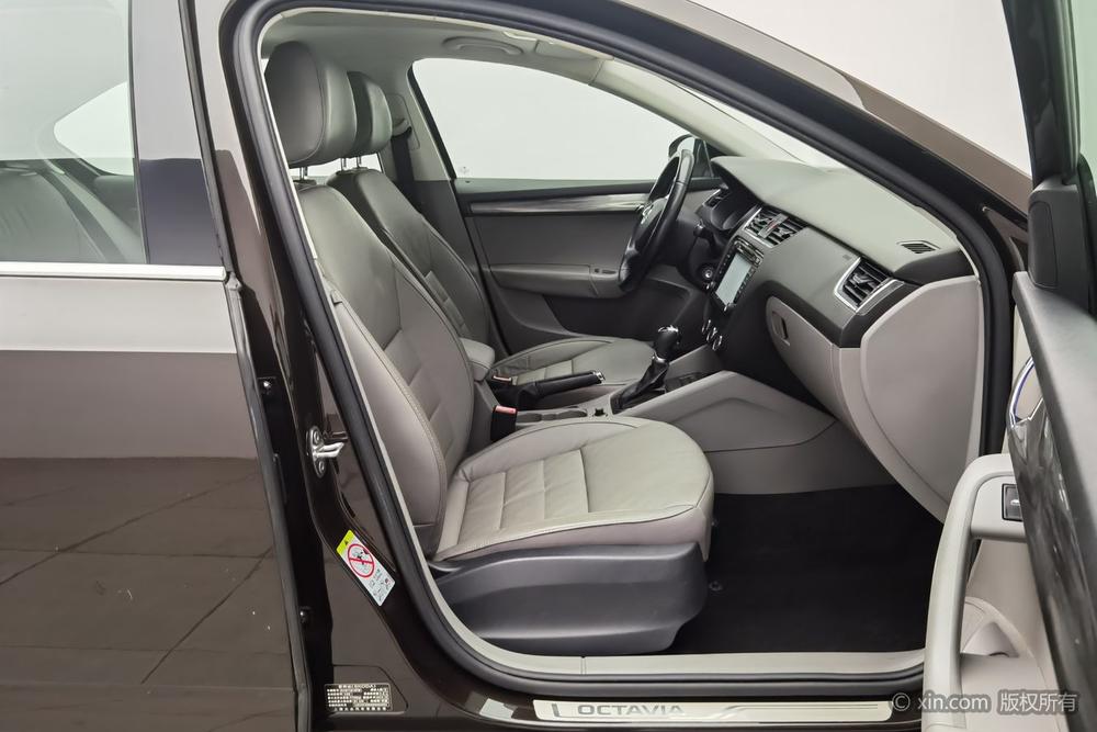 Skoda Octavia 2015 модификация 1.6L автоматическое Yi элегантный Edition – фото 24