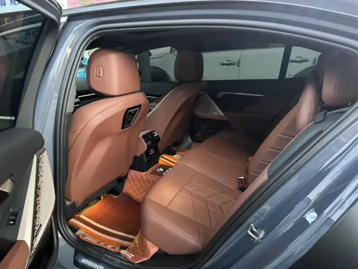 BMW 5 Series 2024 Model 525Li M Sports Set – фото 8