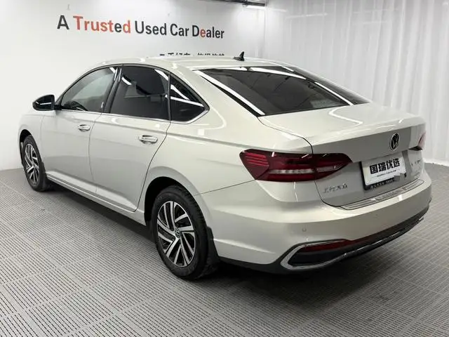Volkswagen Lavida 2023 Model 1.5L Automatic Starry Sky Five Million Edition – фото 4