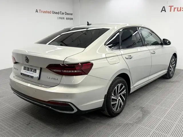 Volkswagen Lavida 2023 Model 1.5L Automatic Starry Sky Five Million Edition – фото 6