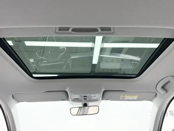 Volkswagen Lavida 2023 Model 1.5L Automatic Starry Sky Five Million Edition – фото 8