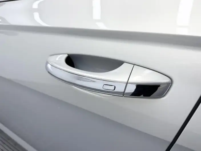 Volkswagen Lavida 2023 Model 1.5L Automatic Starry Sky Five Million Edition – фото 9