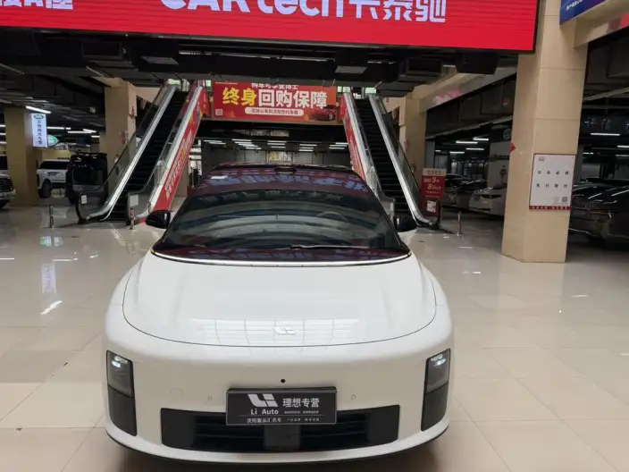 Li Auto i6 2025 Model 4WD Standard Edition – фото 2