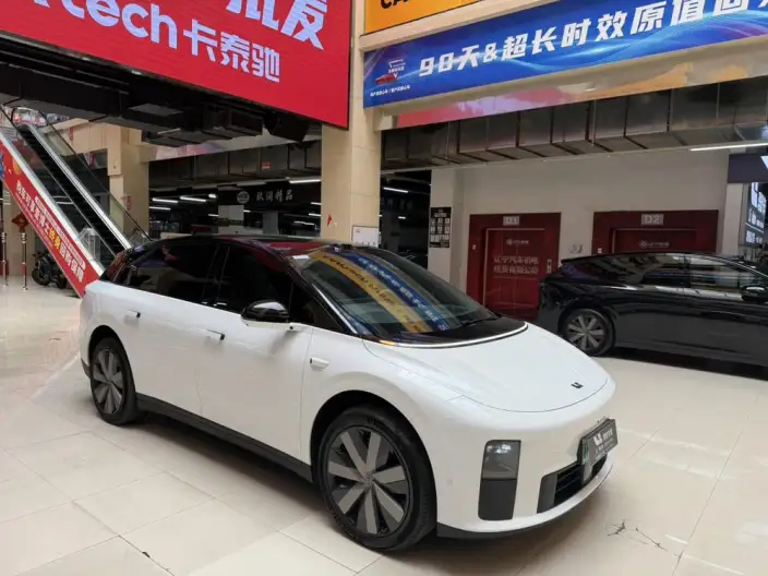 Li Auto i6 2025 Model 4WD Standard Edition – фото 3