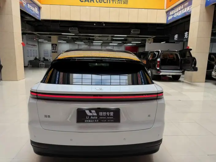 Li Auto i6 2025 Model 4WD Standard Edition – фото 5