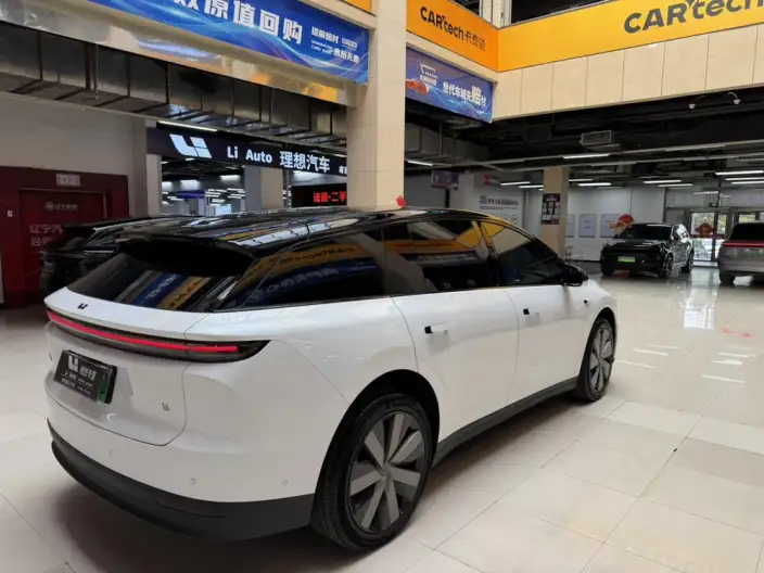 Li Auto i6 2025 Model 4WD Standard Edition – фото 6