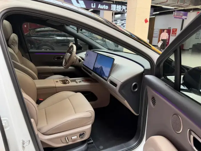 Li Auto i6 2025 Model 4WD Standard Edition – фото 9