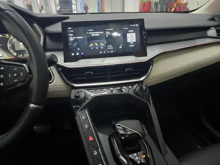 Lynk & Co 06 EM-P 2023 Model PHEV Remix Shero – фото 10