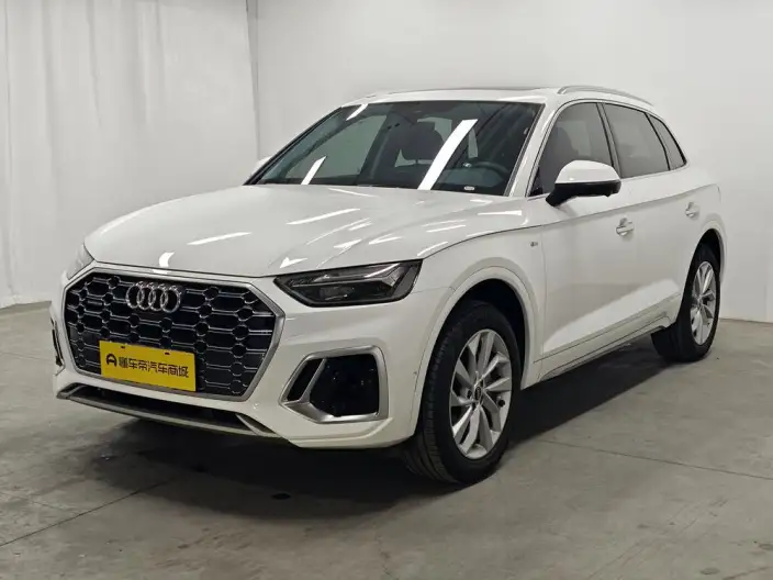 Audi Q5L 2022 Model 40T Luxury Dynamic Model – фото 1