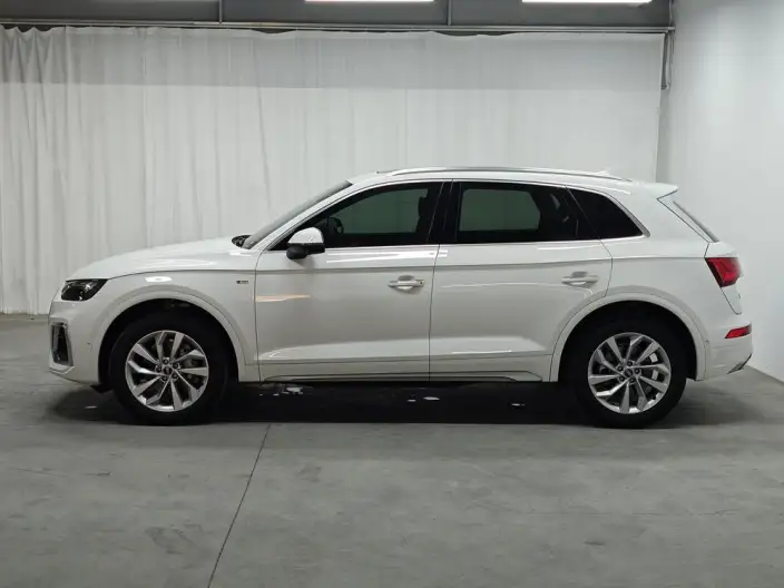 Audi Q5L 2022 Model 40T Luxury Dynamic Model – фото 4