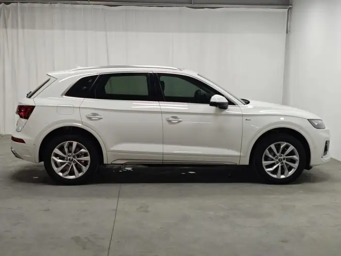 Audi Q5L 2022 Model 40T Luxury Dynamic Model – фото 8