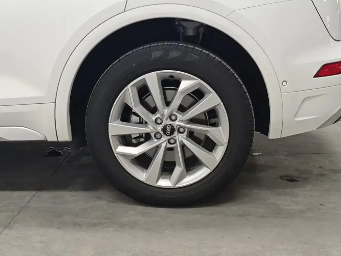 Audi Q5L 2022 Model 40T Luxury Dynamic Model – фото 9