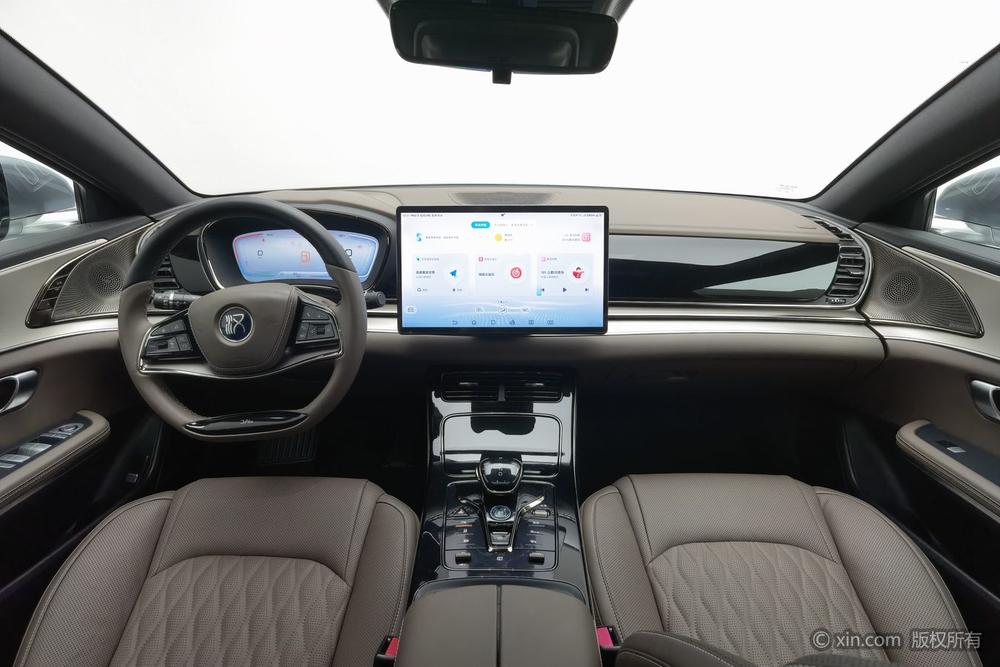 BYD Han DM Модель 2022 года DM-i 121KM Honor – фото 12