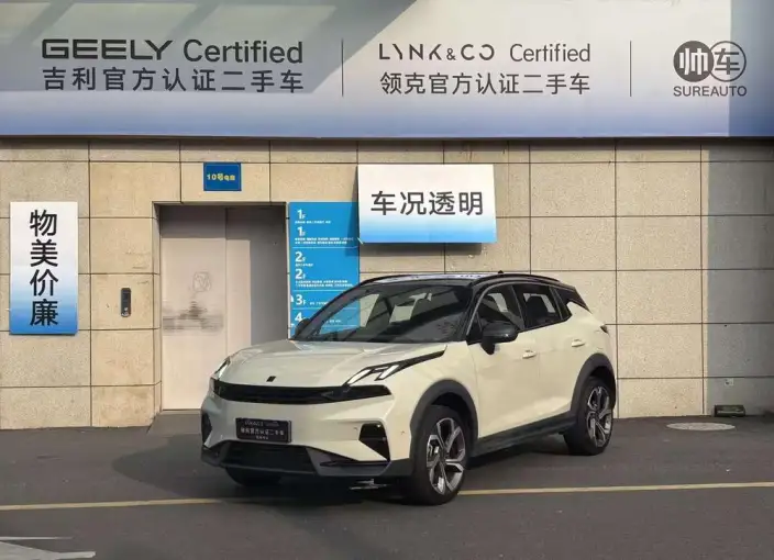 Lynk & Co 06 2025 Model Renew 1.5T Halo – фото 1
