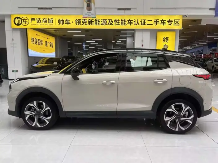 Lynk & Co 06 2025 Model Renew 1.5T Halo – фото 3