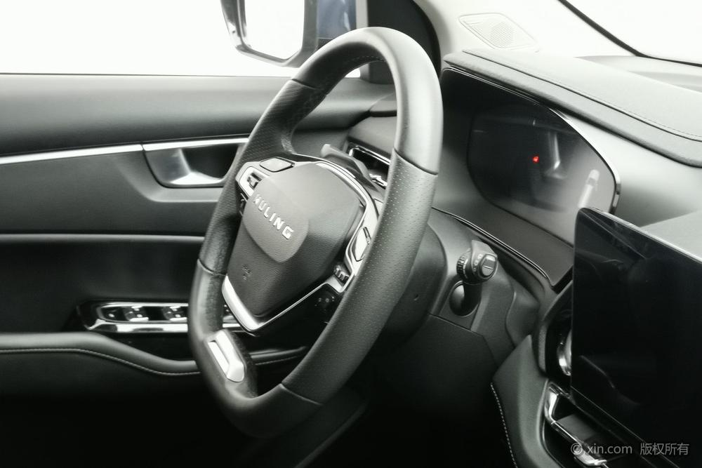 Wuling Victory Модель 2022 года комплектация 280T CVT Flagship – фото 16