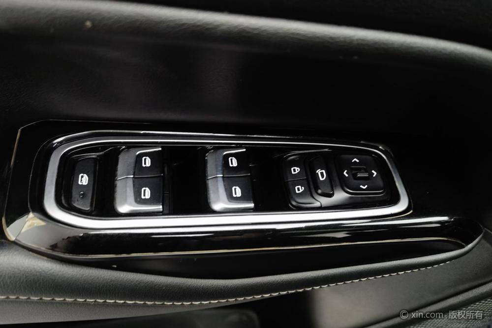 Wuling Victory Модель 2022 года комплектация 280T CVT Flagship – фото 22
