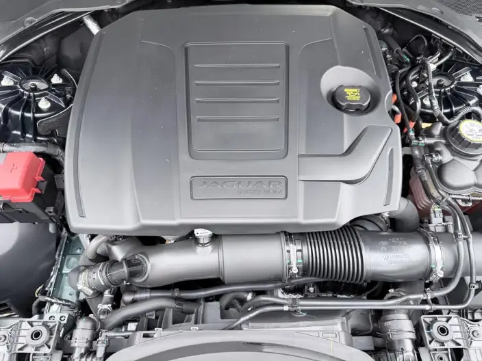 Jaguar XE L 2022 Model 2.0T 250PS R-DYNAMIC S Enterprising Sports Edition – фото 8