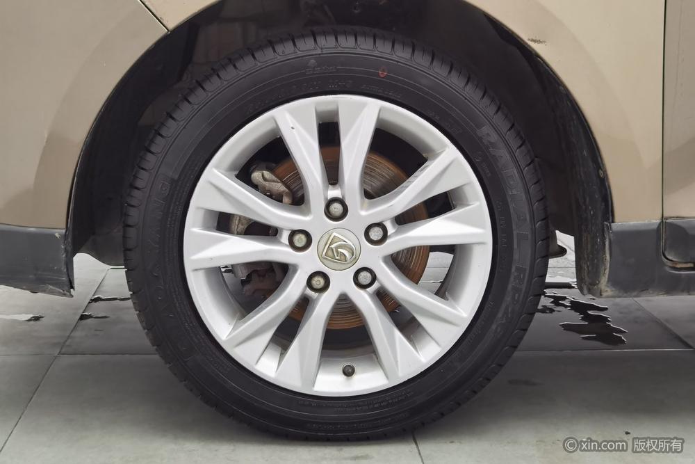 Baojun 730 2014 модификация 1.5L Manual Comfort ESP Edition 7 seat – фото 9