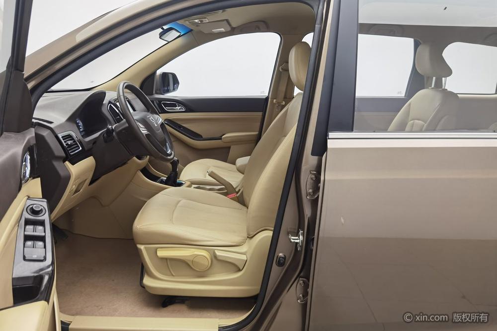 Baojun 730 2014 модификация 1.5L Manual Comfort ESP Edition 7 seat – фото 17