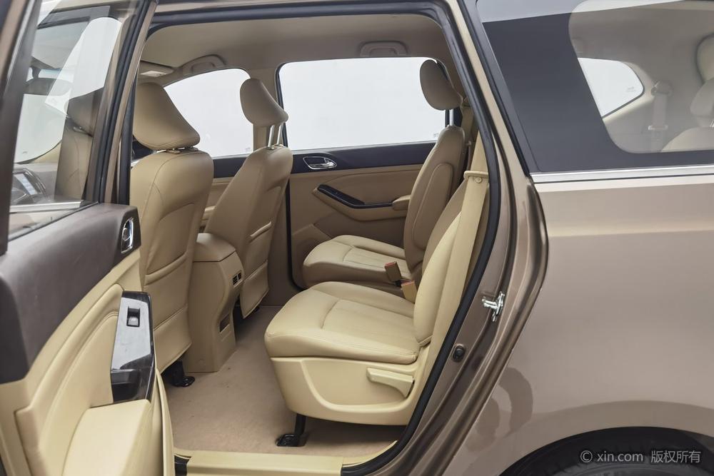 Baojun 730 2014 модификация 1.5L Manual Comfort ESP Edition 7 seat – фото 19