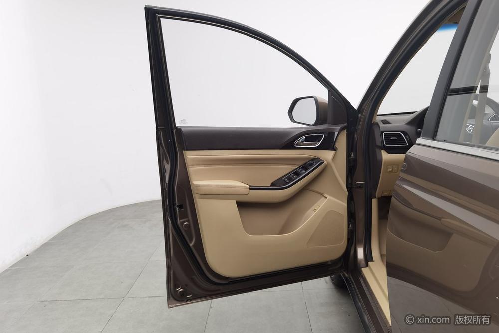 Baojun 730 2014 модификация 1.5L Manual Comfort ESP Edition 7 seat – фото 21