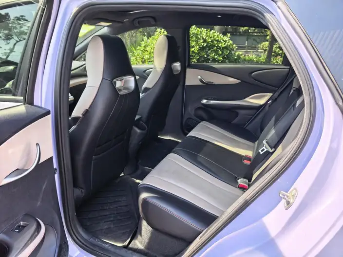 BYD Dolphin 2024 Model Honor Edition 420km Fashion Edition – фото 10