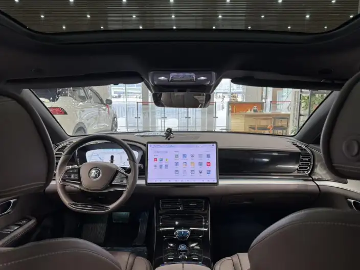 BYD Han DM 2024 Model DM-i Honor Edition 121KM Noble Model – фото 9