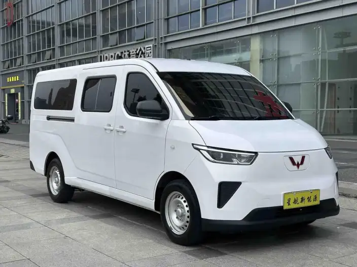 Wuling Yangguang 2024 Model 300km Comfort Model Passenger car Edition 75kW