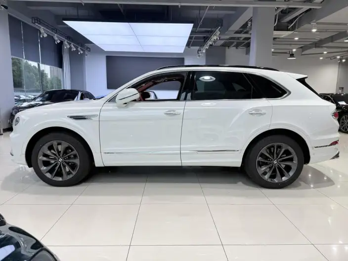 Bentayga 2022 Model 4.0T Automatic Qian Drive 5 seat Parallel Imported