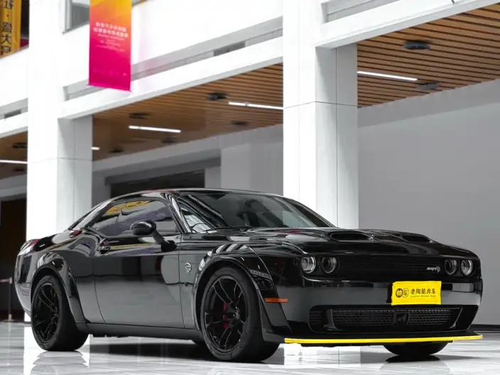 Challenger 2022 Model 6.2T Automatic Rear Drive 5 seat Parallel Imported – фото 3