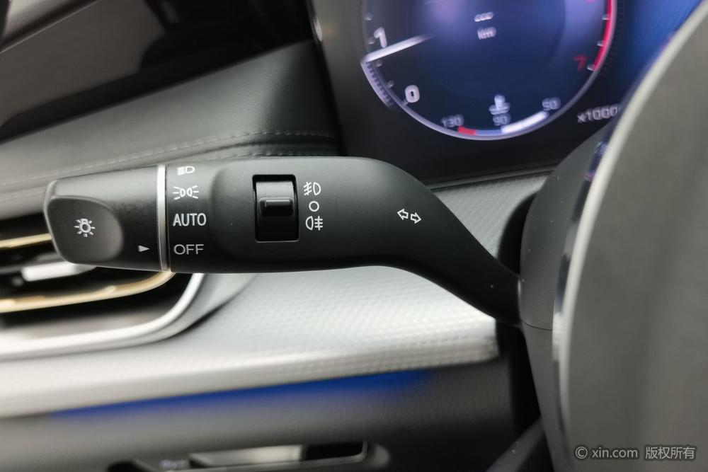 Hongqi H5 2024 2.0T Automatic Smart Connect Flag Smooth – фото 17