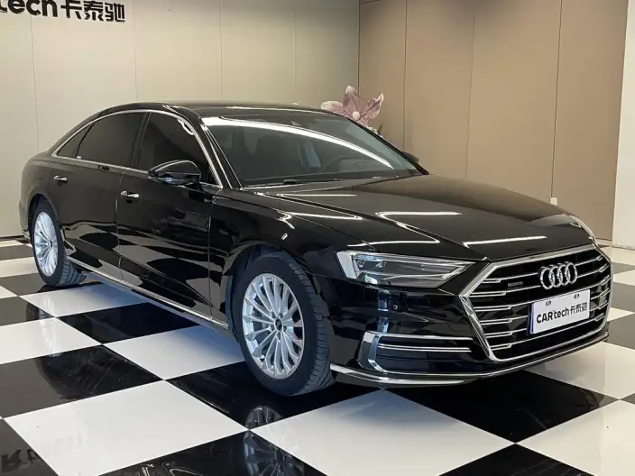 Audi A8 2022 Model A8L 50 TFSI quattro Comfort Model Collector Edition Edition – фото 3