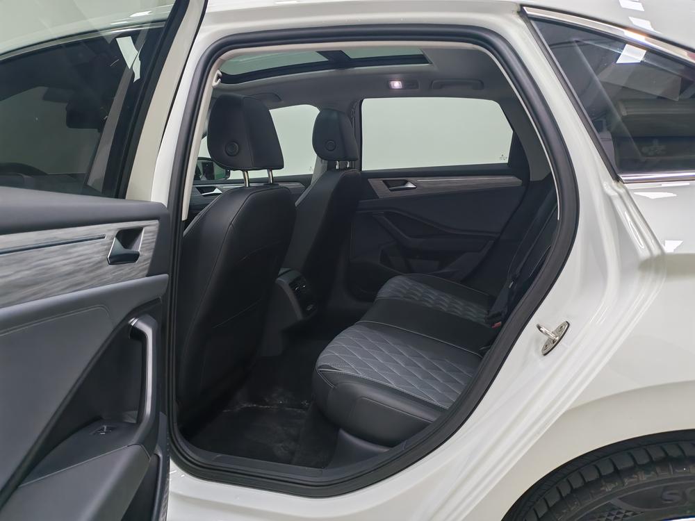 Volkswagen Sagitar 2023 300TSI DSG Beyond – фото 18