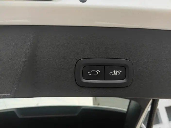 Volvo XC40 2023 Model B3 Smart Range Deluxe Edition – фото 5