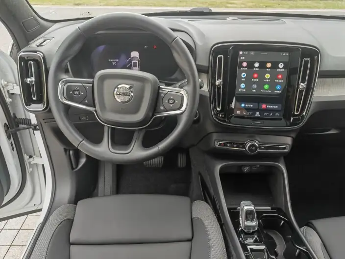 Volvo XC40 2023 Model B3 Smart Range Deluxe Edition – фото 8
