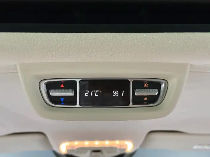 Mercedes-Benz V-Class 2021 Model V 260 L Long wheelbase Deluxe Edition – фото 10