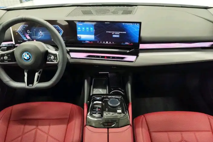 BMW i5 2025 Model Facelift eDrive35L M Sports Set – фото 7