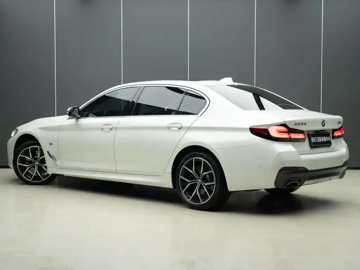 BMW 5 Series 2022 Model Facelift II 530Li Exclusive Model M Sports Set – фото 3